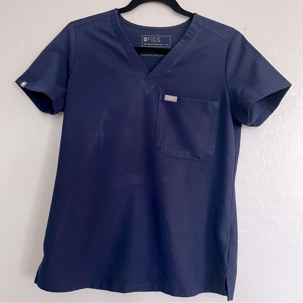 Scrubs Women’s Top Size X-Small Navy V-Neck Front Left Pocket Short Sleeve